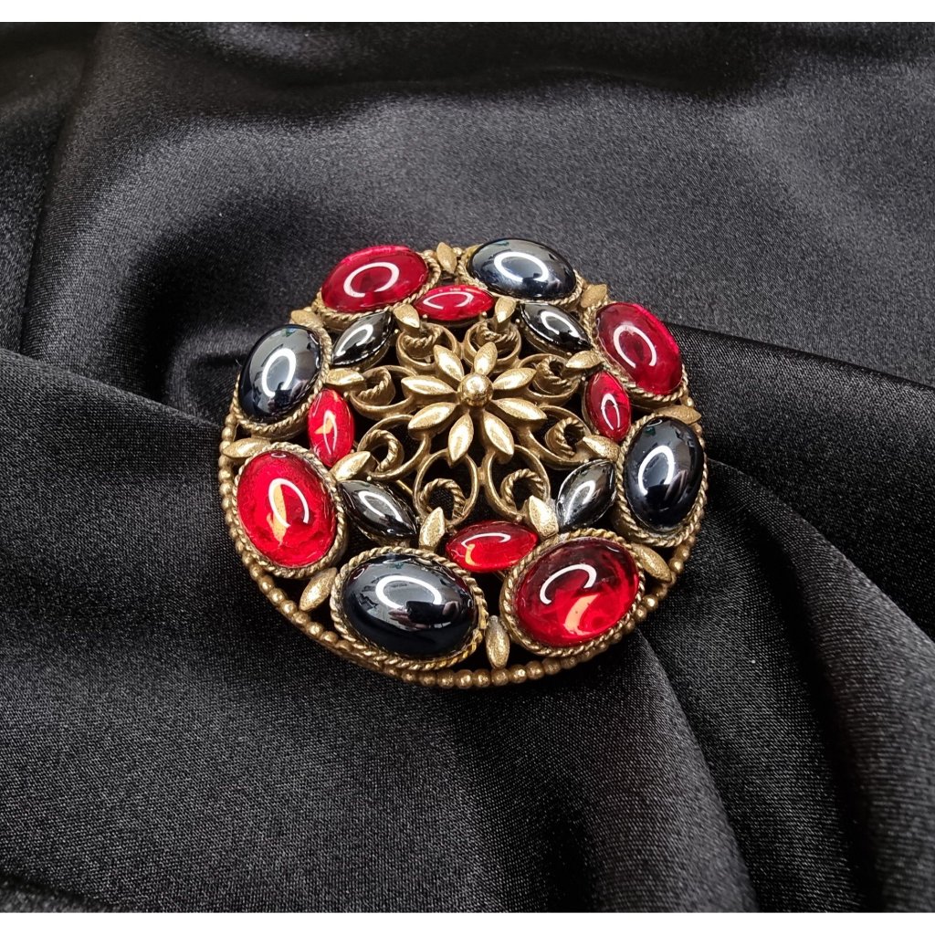 Vintage Corocraft Red Black Cabochon Gold-Tone Circular Brooch Pin Jewelry 74$